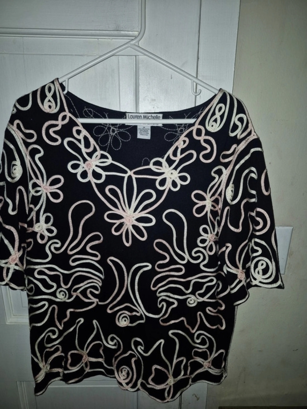 Lauren Michelle Floral Embroidered Blouse in Black & Pink Size 1X Like New